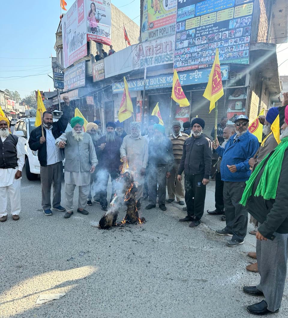 United Farmers' Front celebrated Black Day by blowing effigies of Modi-Amit Shah-Khattar in Aur